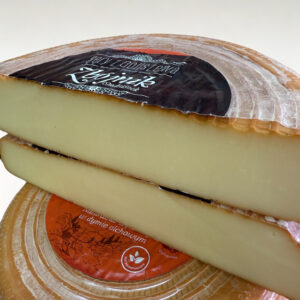 Ser Zbójnik wędzony dymem olchowym