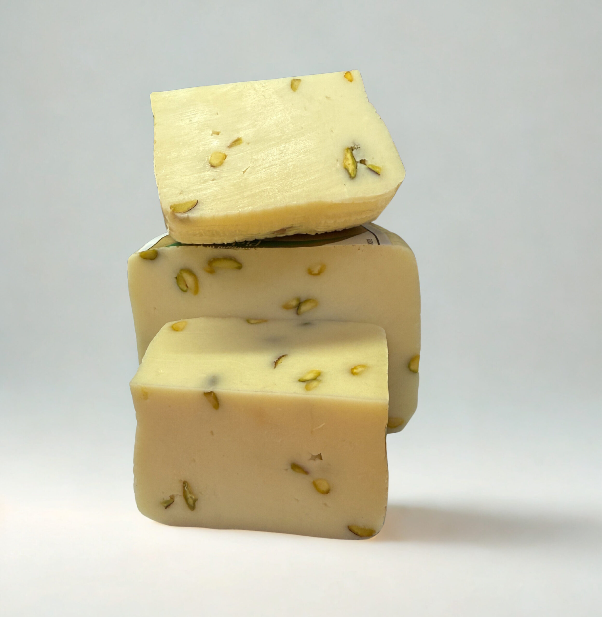 Włoski ser owczy Pecorino z dodatkiem pistacji - obrazek 3
