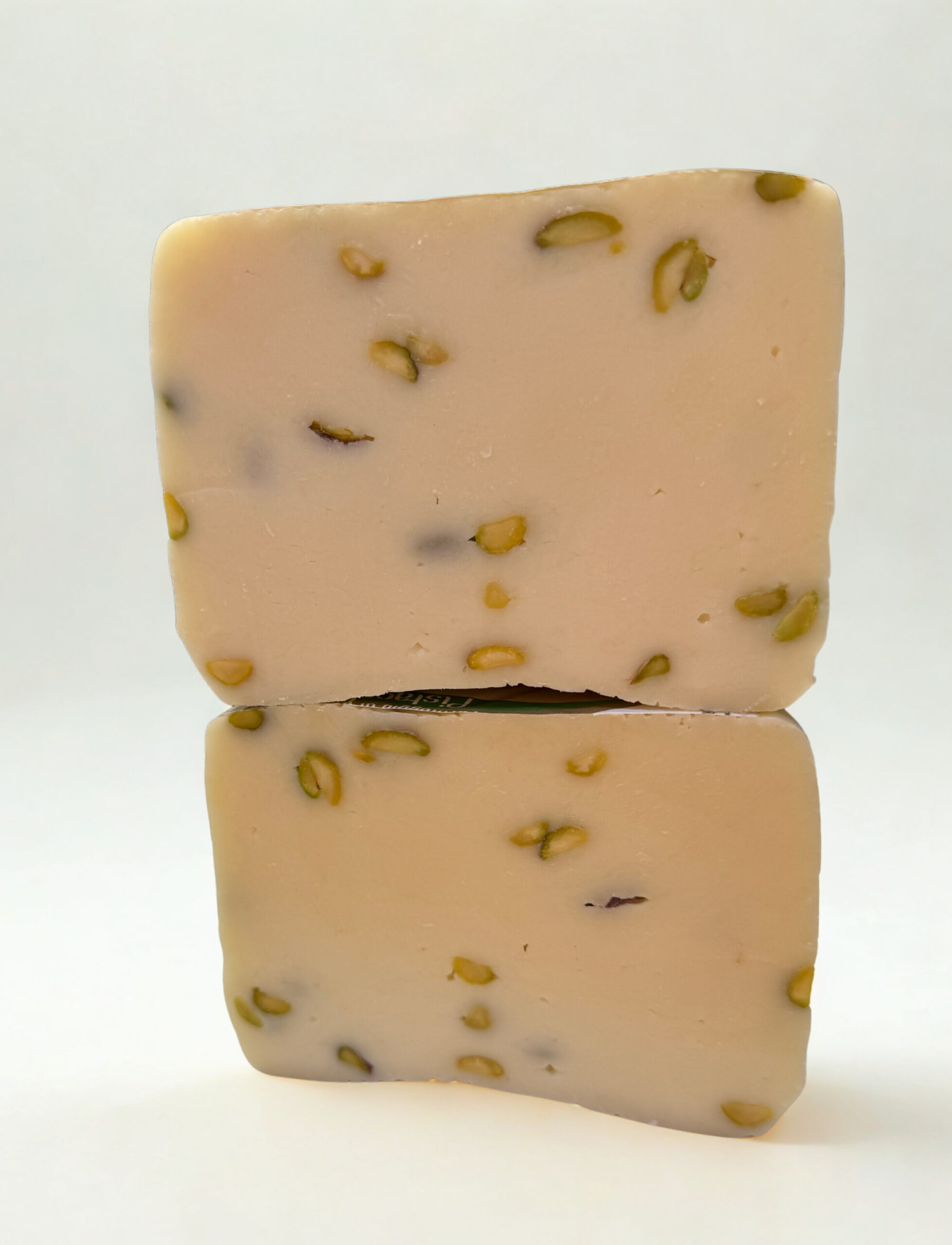 Włoski ser owczy Pecorino z dodatkiem pistacji - obrazek 4