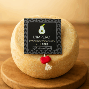 Ser Włoski pecorino z gruszką Pecorino Toscano stagionato cacio e pere